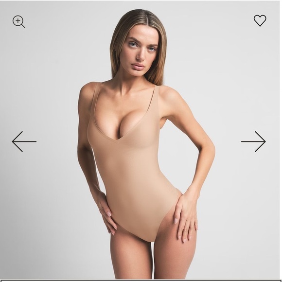 SKIMS Other - NWT SKIMS UNLINED PLUNGE THONG BODYSUIT Tan Bodysuit Sz S